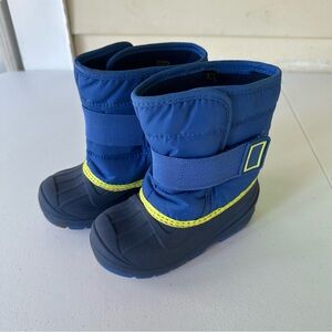 Snow boots